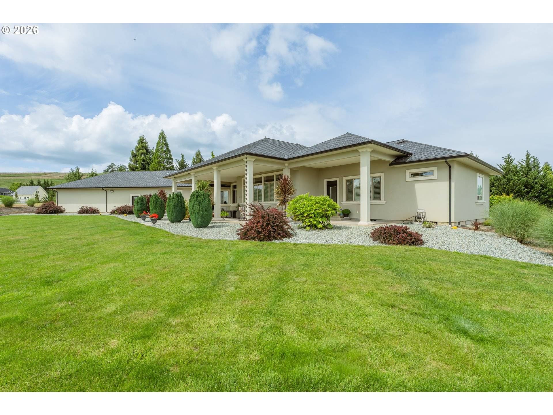 242 BONIFACIO LN, Roseburg, OR 97471