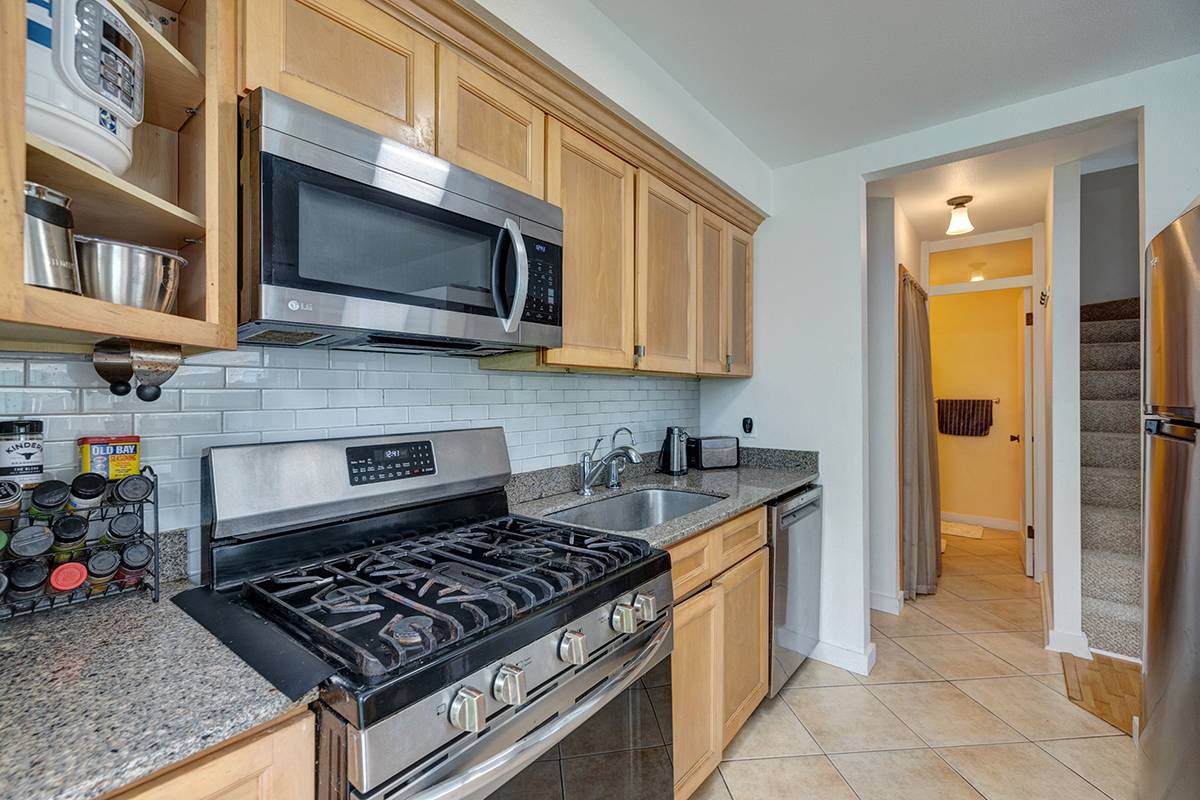 188 HALE ST #8B, Hilo, HI 96720