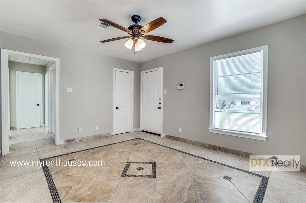 8623 Stonehurst Street, Dallas, TX 75217