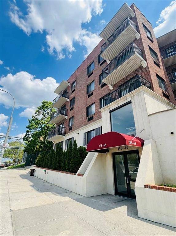 135-46 Grand Central Pkwy #2A, Briarwood, NY 11435
