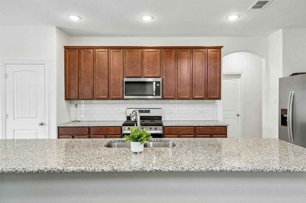 11732 Wulstone Road, Fort Worth, TX 76052