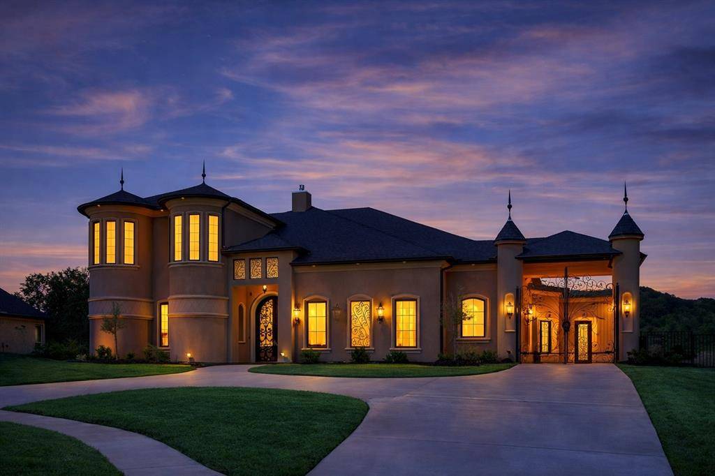 2621 Whispering Oaks Cove, Cedar Hill, TX 75104