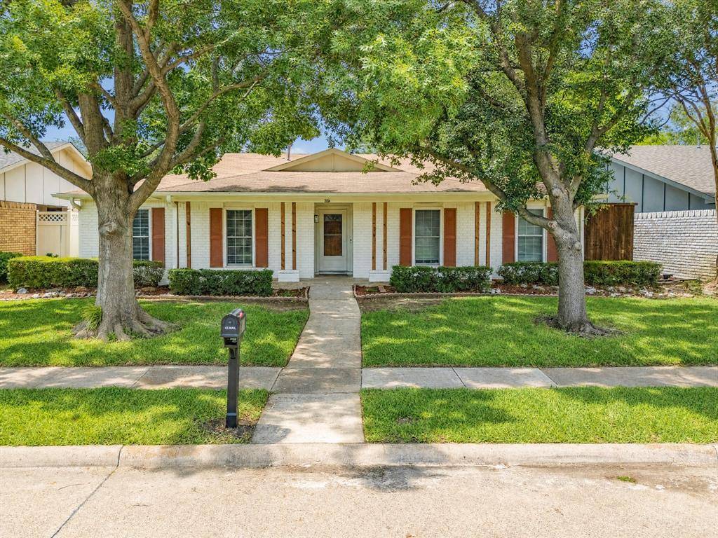1907 Rambling Ridge Lane, Carrollton, TX 75007