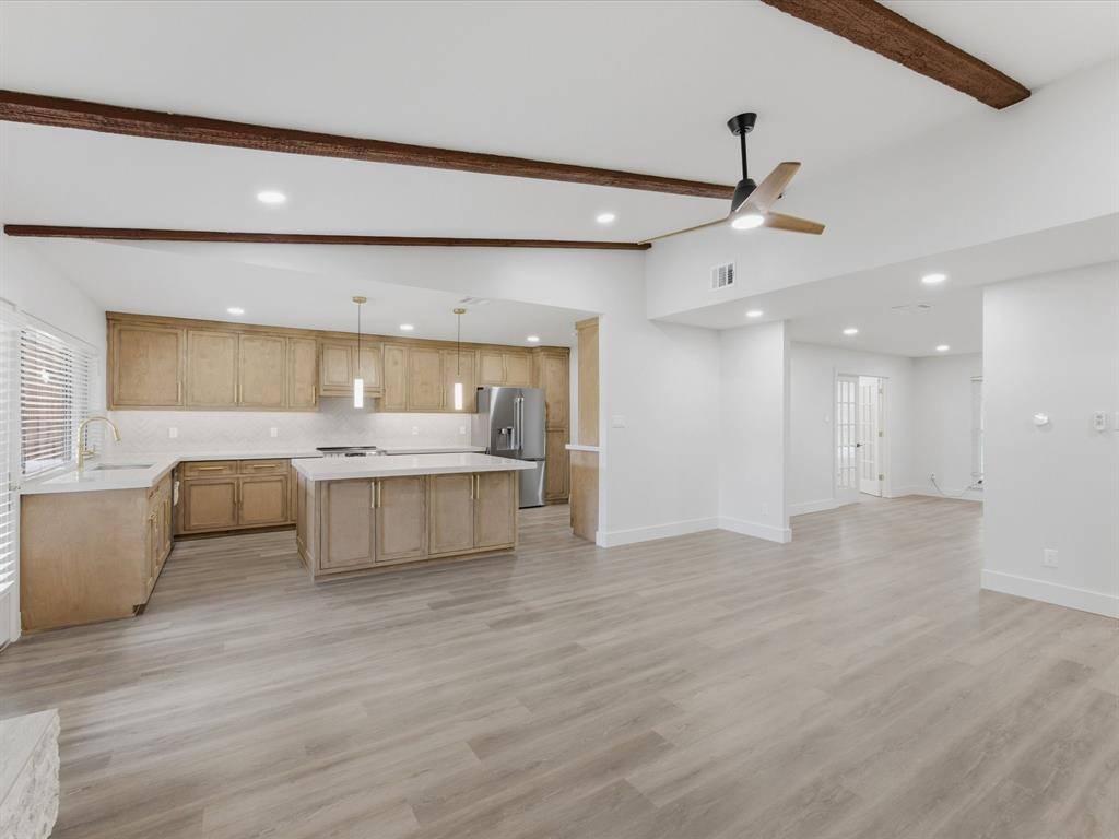 1907 Rambling Ridge Lane, Carrollton, TX 75007