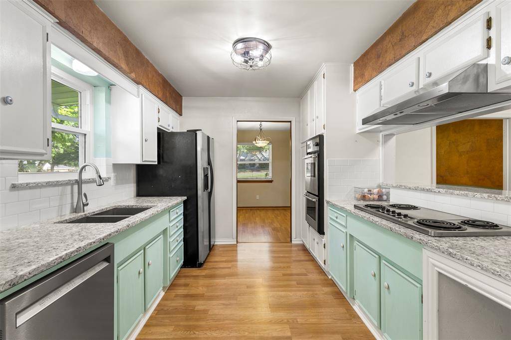 103 Cedar Drive, Oak Leaf, TX 75154