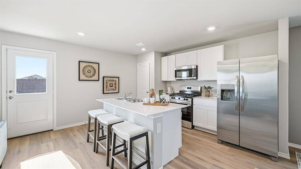 4144 WOODHILL BEND Drive, Fort Worth, TX 76036