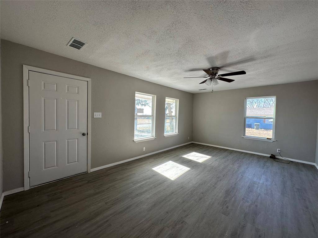 717 E Lamberth Road, Sherman, TX 75090