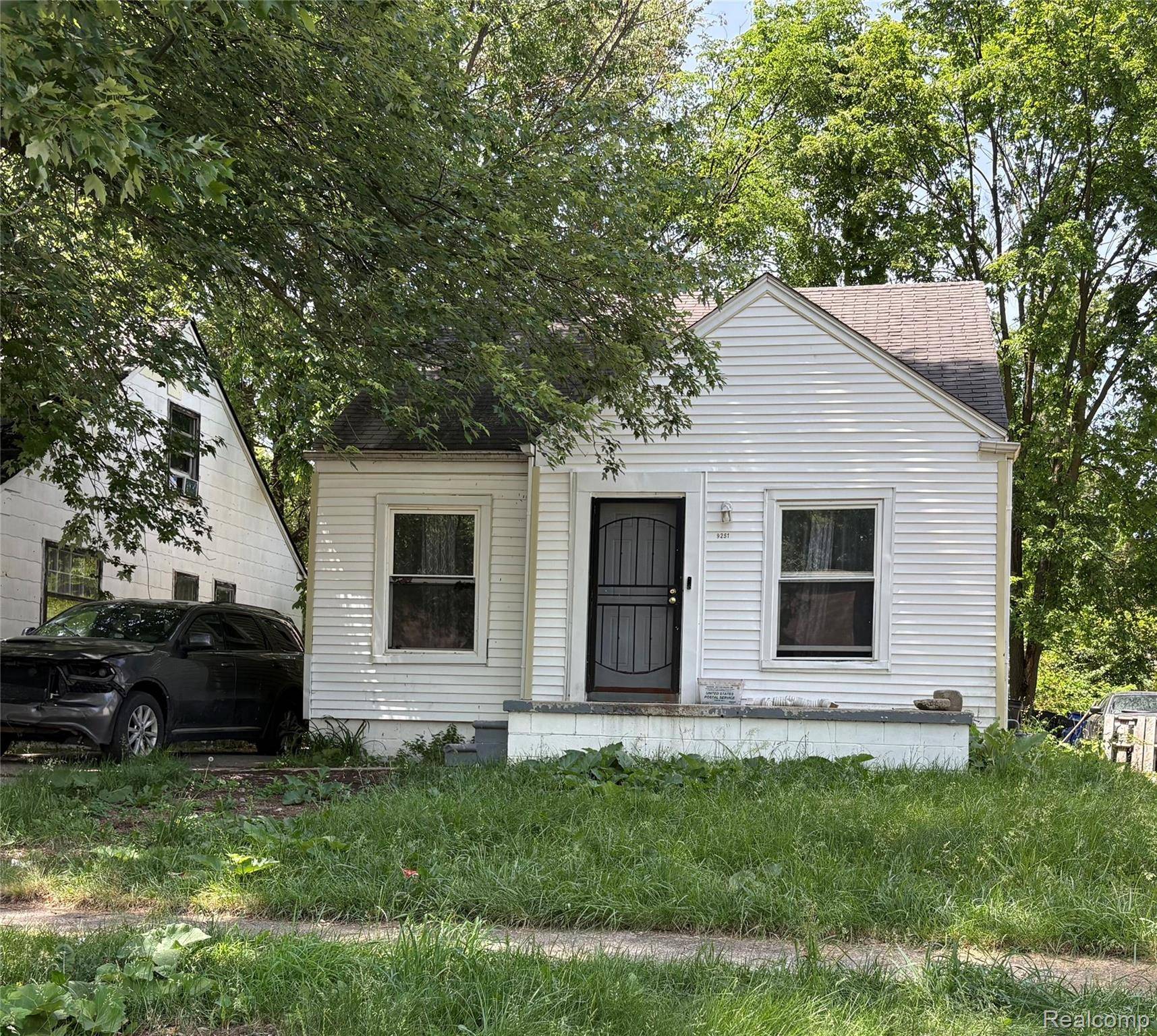 9251 Minock ST, Detroit, MI 48228