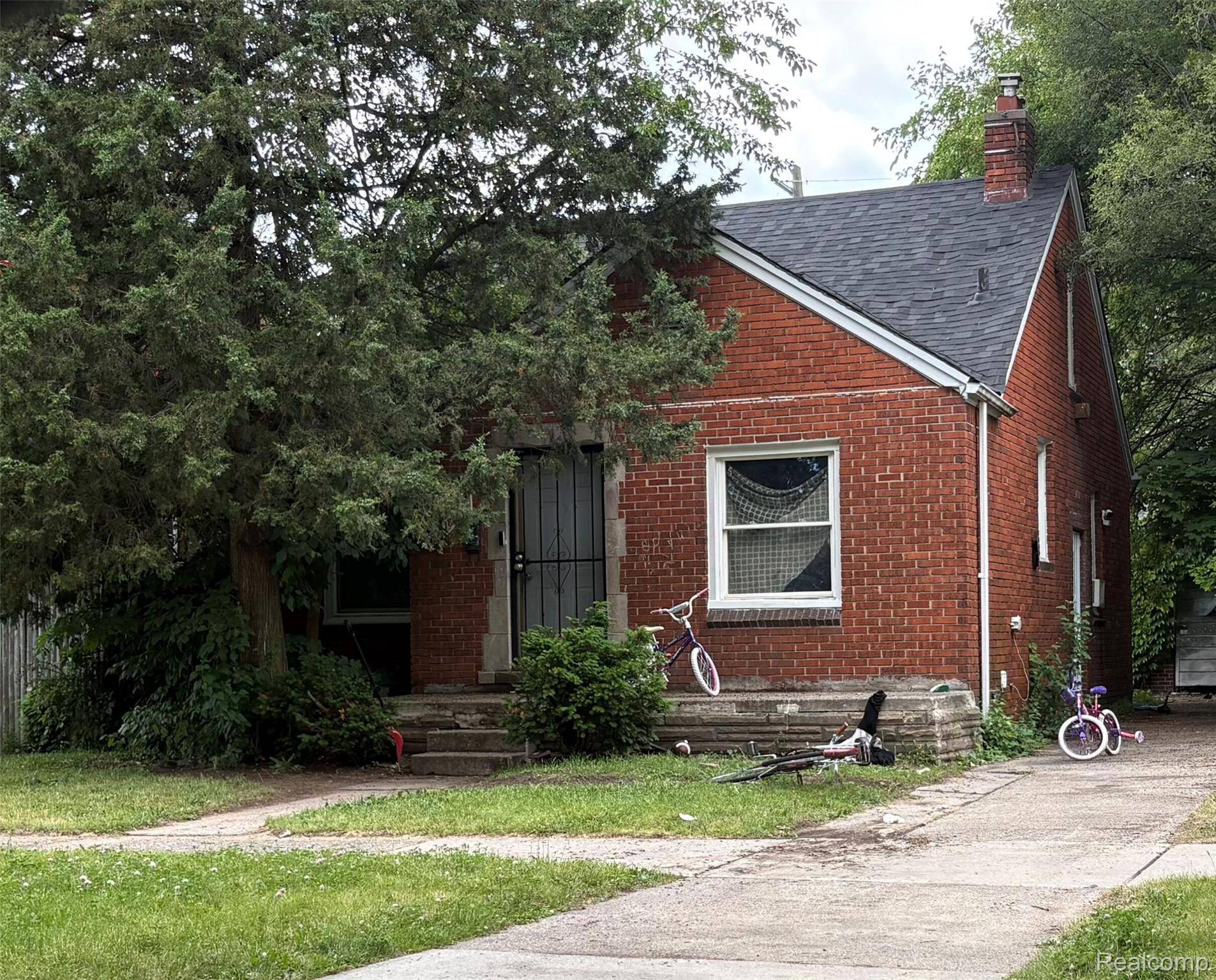 18609 Strasburg ST, Detroit, MI 48205