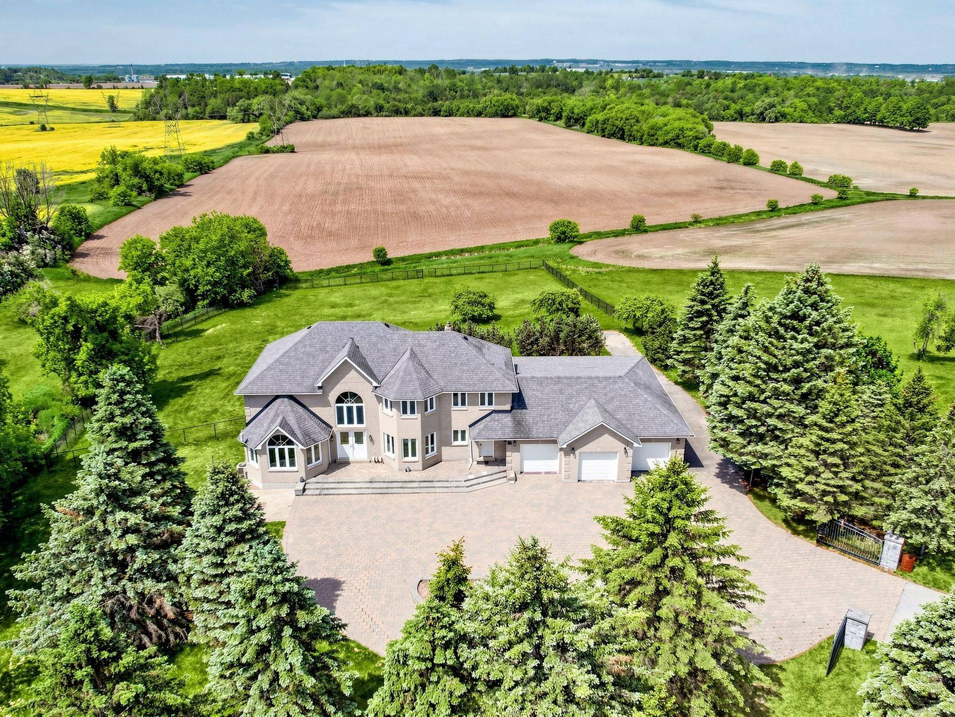 21562 Woodbine AVE, East Gwillimbury, ON L0G 1R0