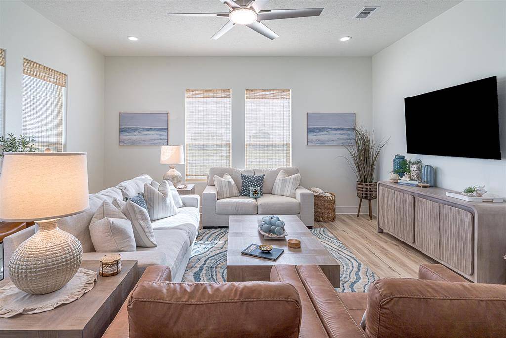512 Caplen Shores Circle, Port Bolivar, TX 77617