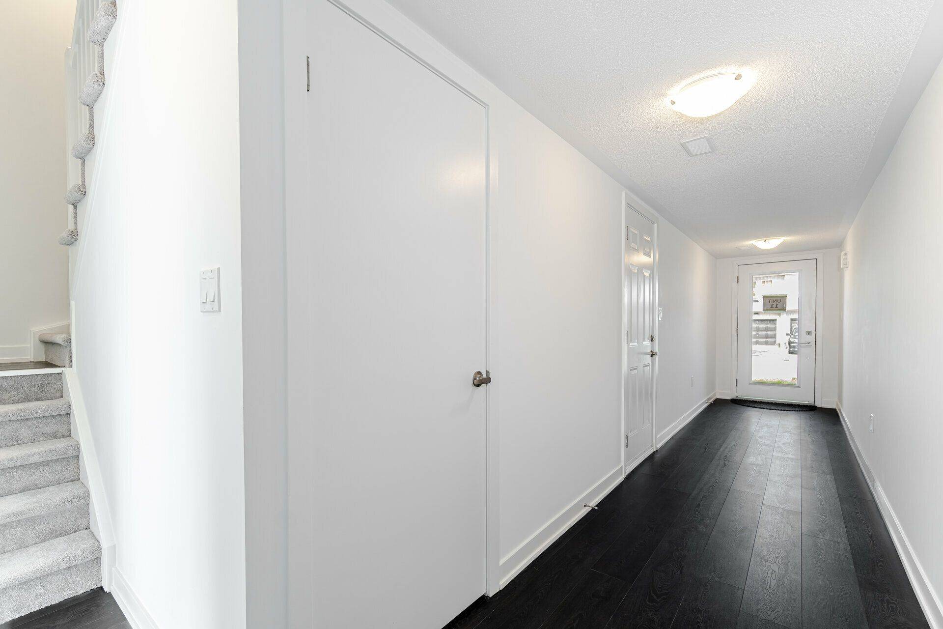 4886 Valera RD, Burlington, ON L7M 2A9