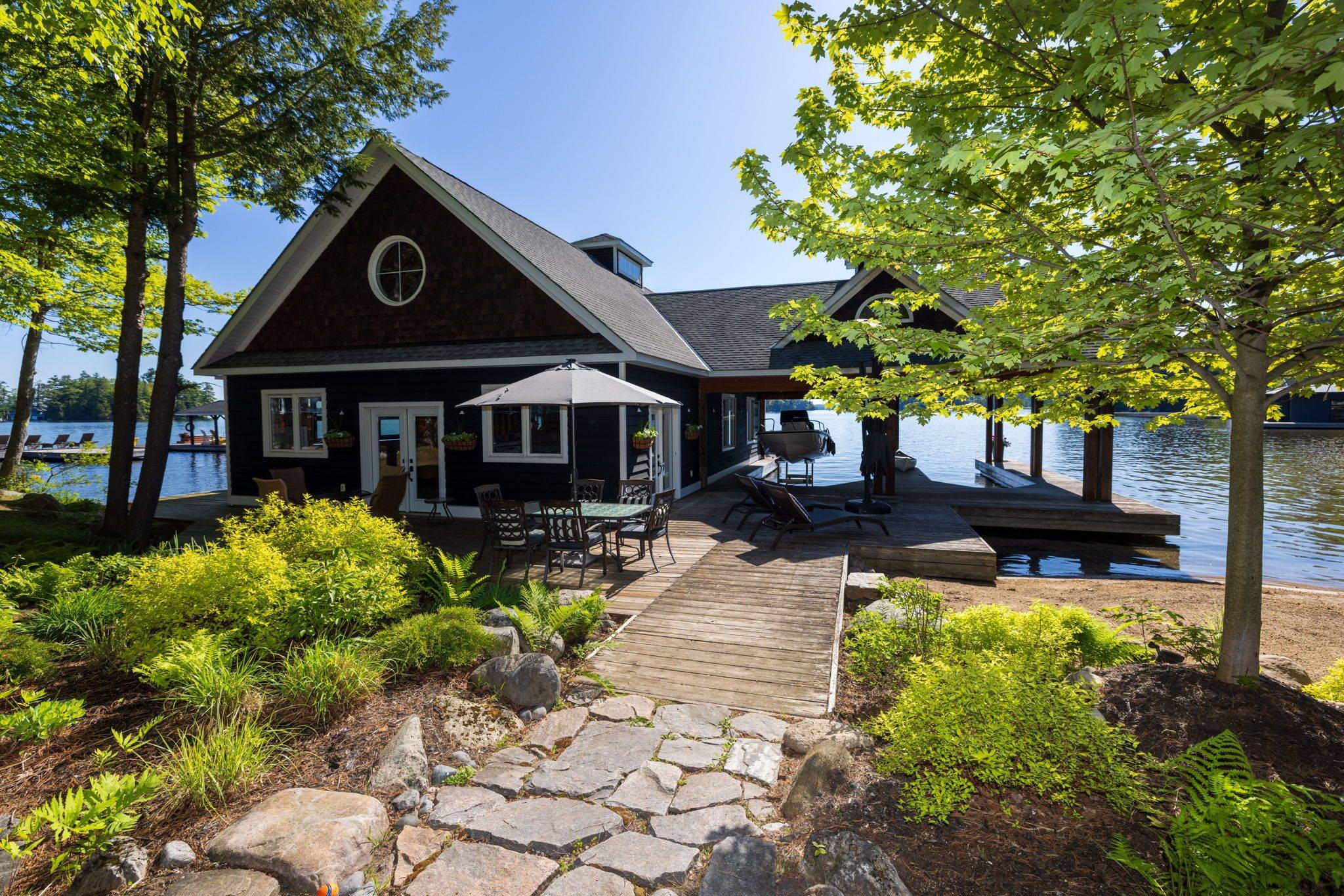 1118 Shamrock RD, Muskoka Lakes, ON P0B 1J0