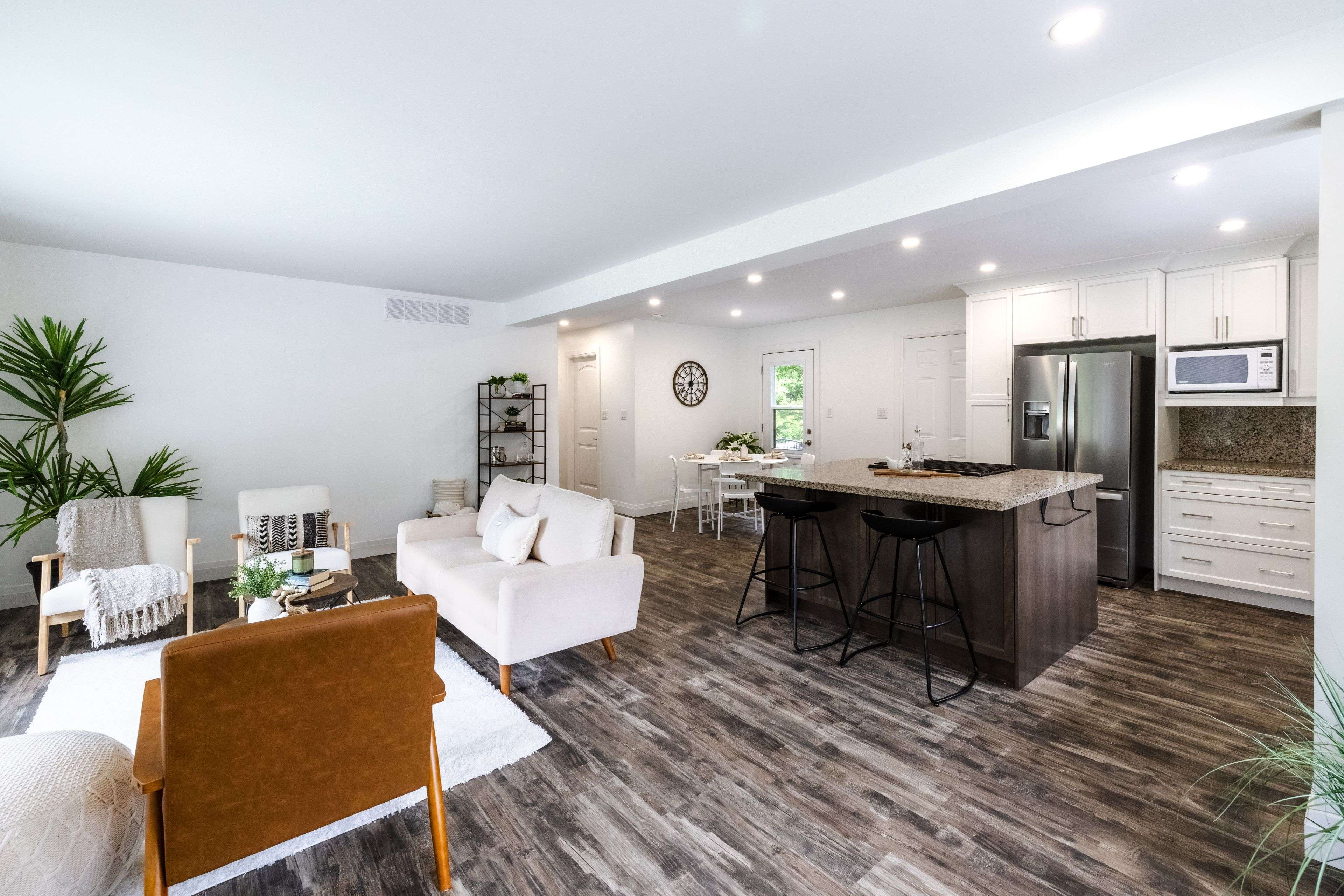 37 Spencer ST, Bracebridge, ON P1L 1E1