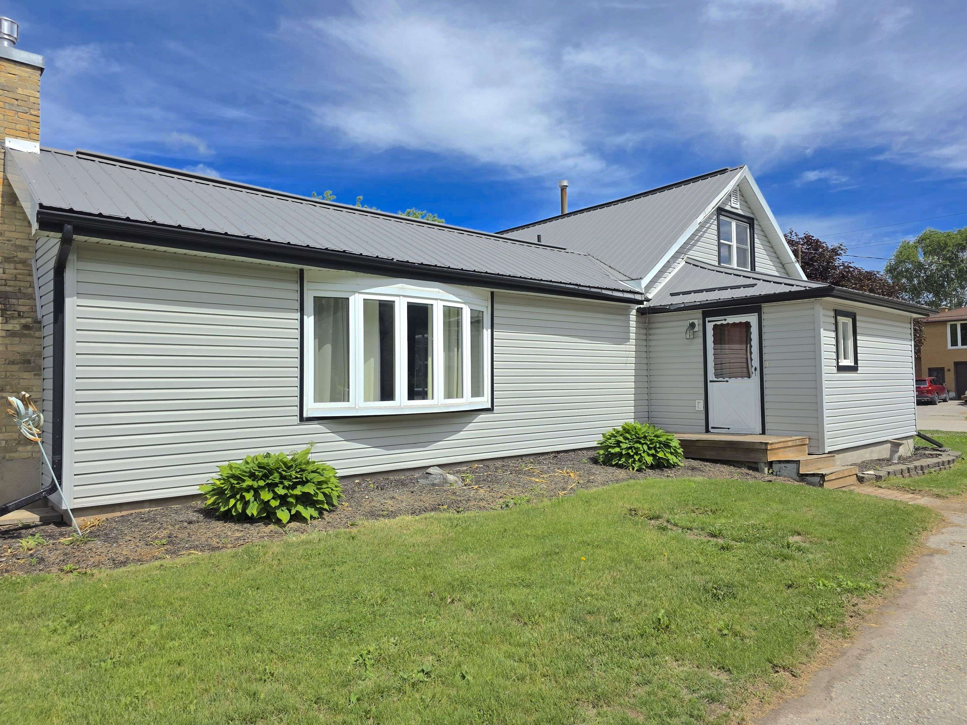 64 George ST S, Minto, ON N0G 1Z0