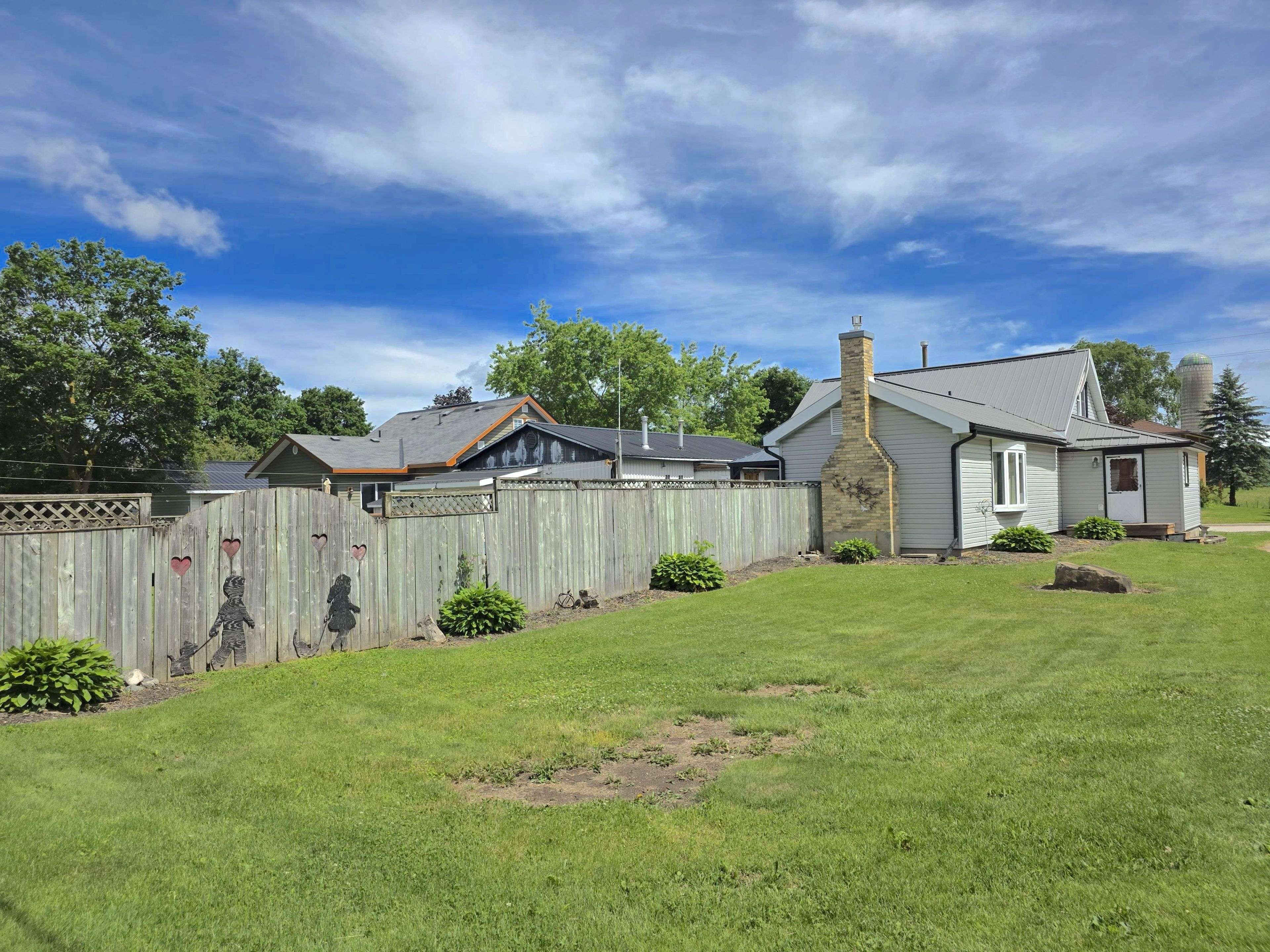 64 George ST S, Minto, ON N0G 1Z0