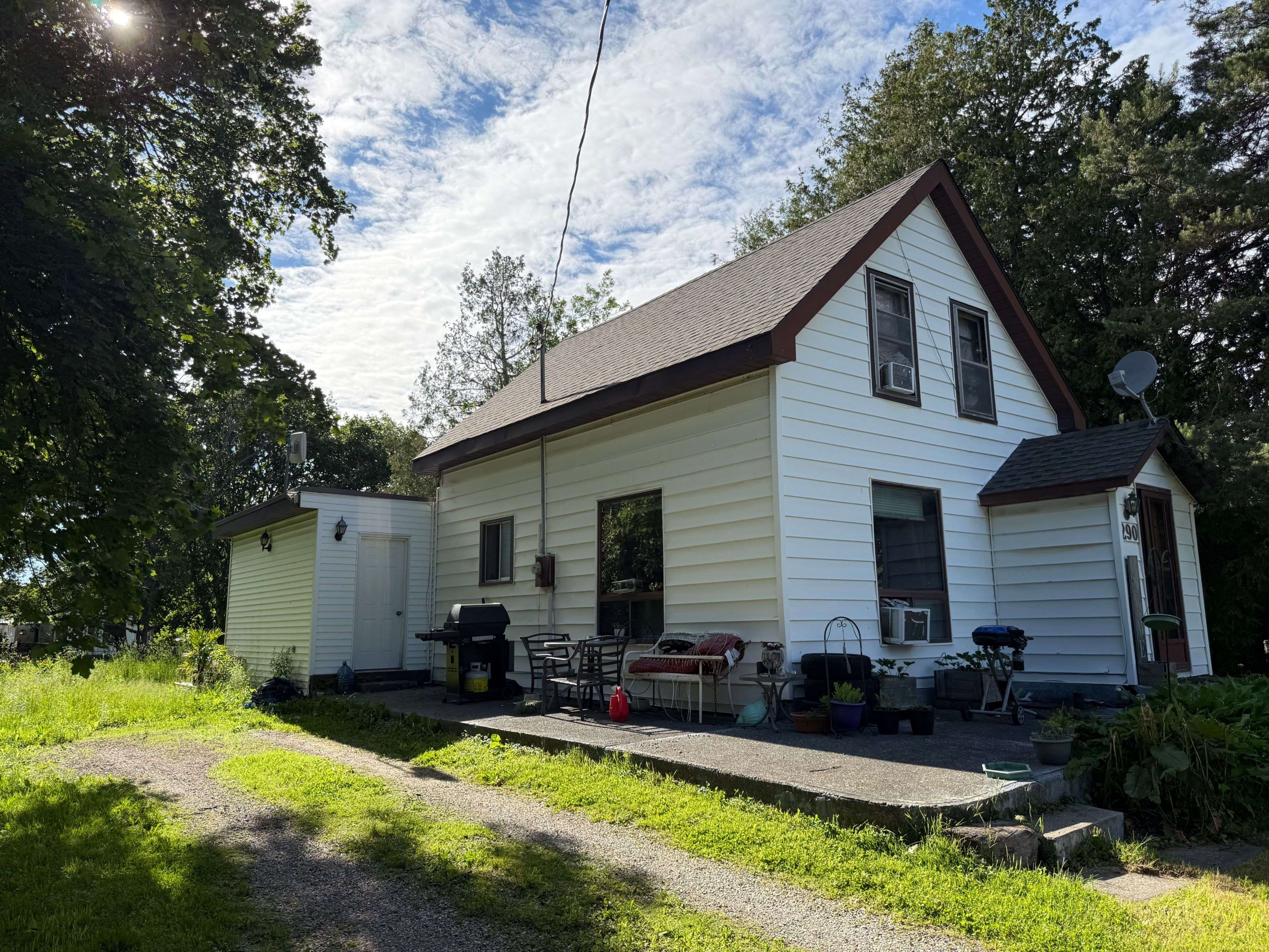 290 Berford ST, South Bruce Peninsula, ON N0H 2T0