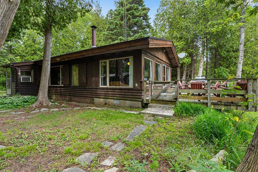 26 Bridge ST, Northern Bruce Peninsula, ON N0H 1W0