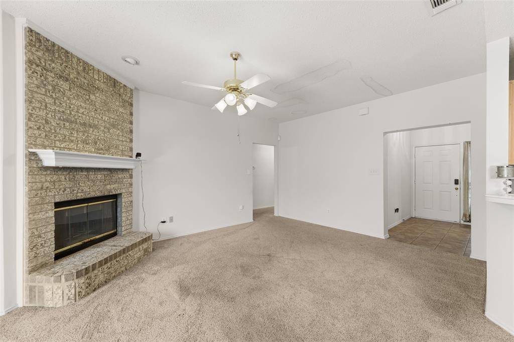 837 Applewood Drive, Cedar Hill, TX 75104