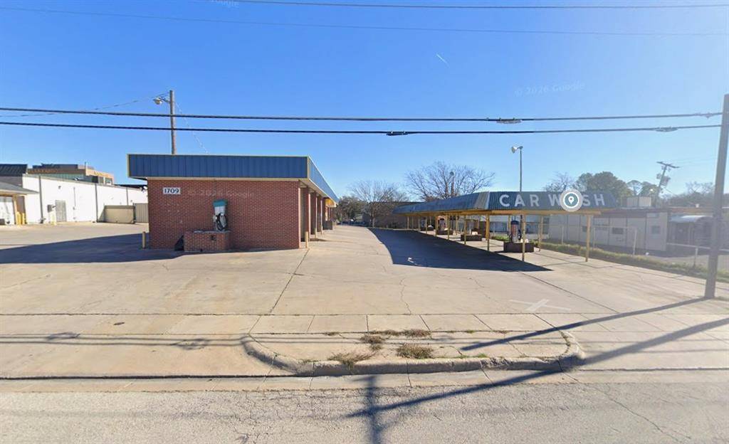 1709 Mcclellan Court, Fort Worth, TX 76112