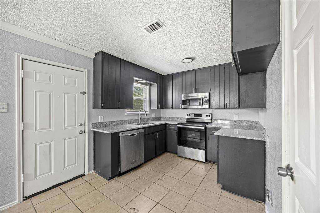 606 Circleview Drive, Mansfield, TX 76063