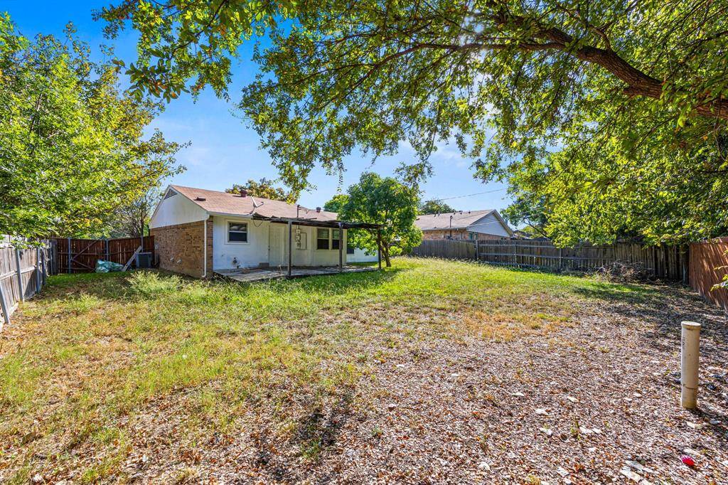 606 Circleview Drive, Mansfield, TX 76063