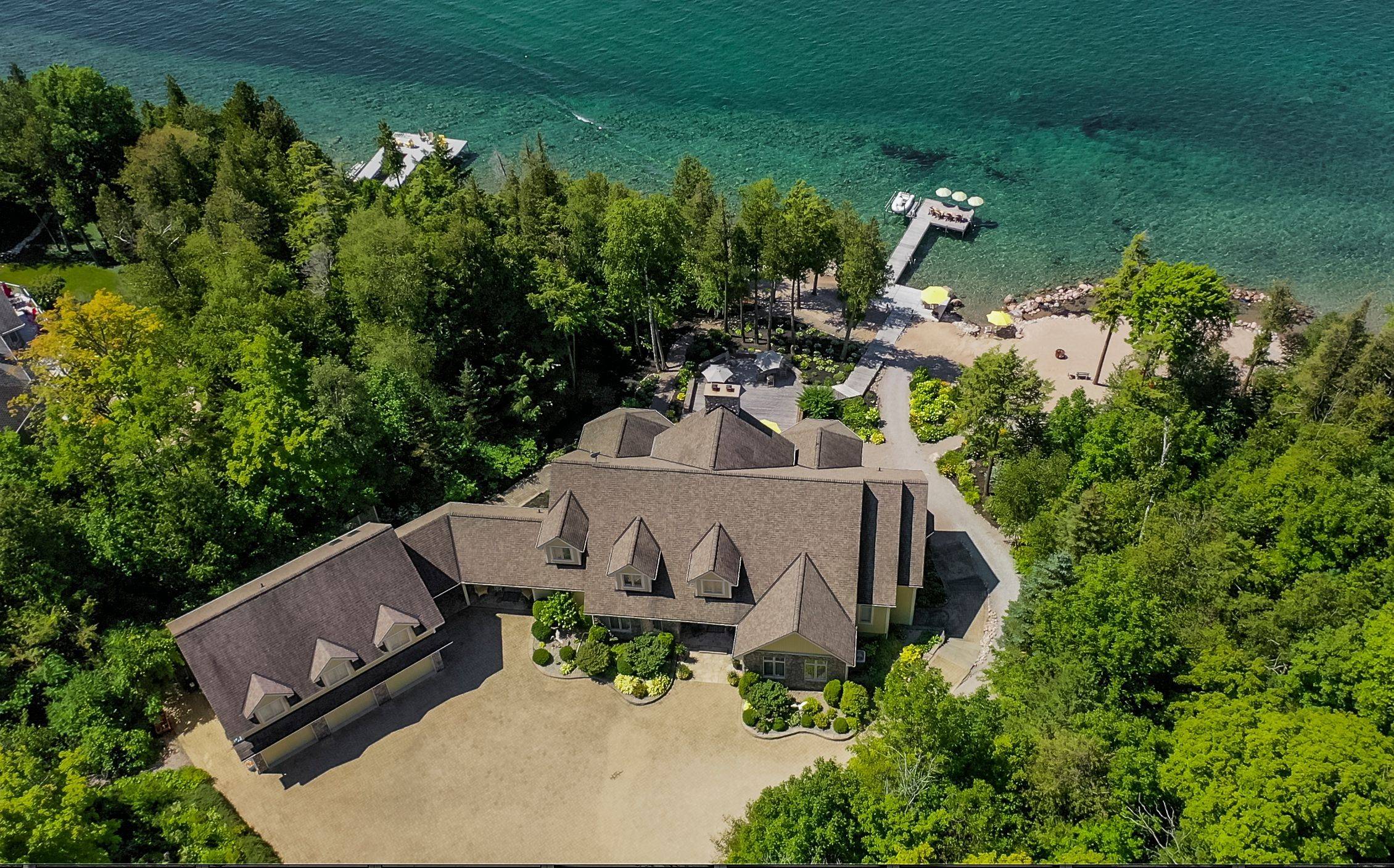 114 Melissa LN, Tiny, ON L9M 0T8