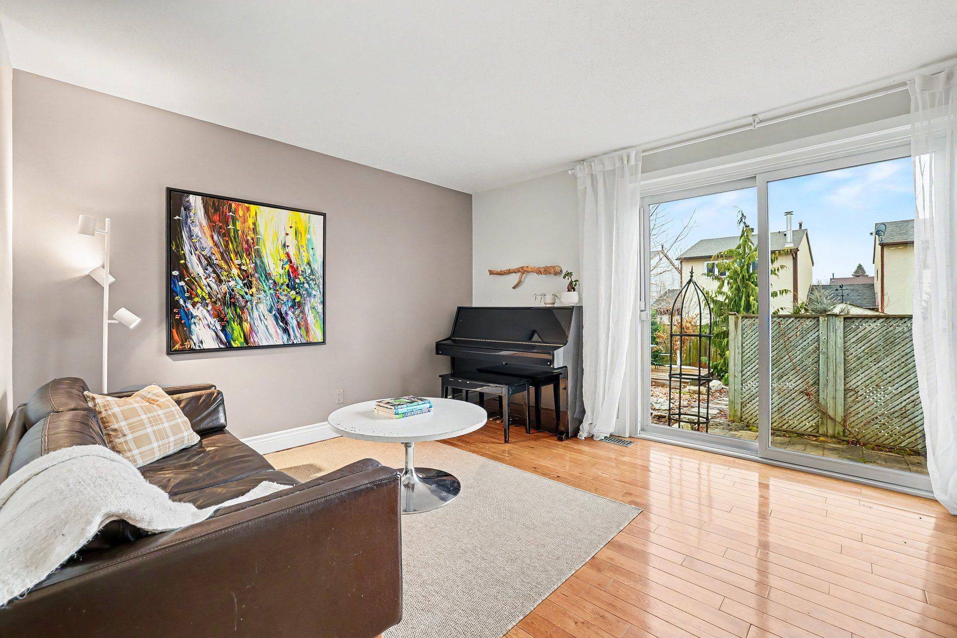 43 Whelan DR, Barrhaven, ON K2J 2A3