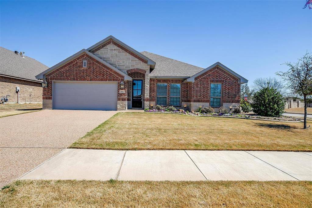6829 Canyon Rock, Benbrook, TX 76126