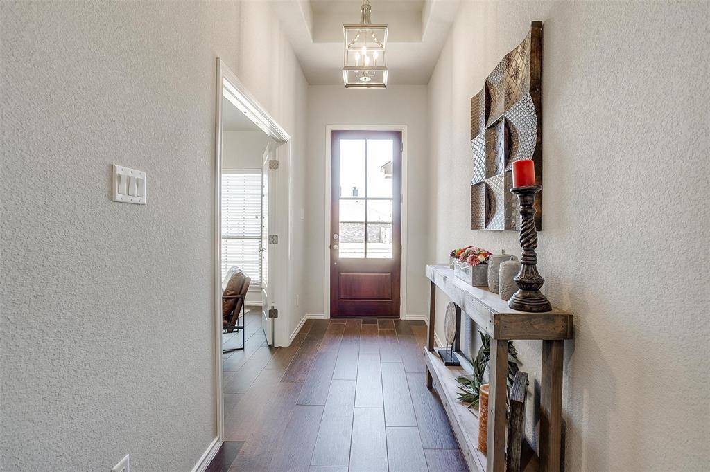 6829 Canyon Rock, Benbrook, TX 76126