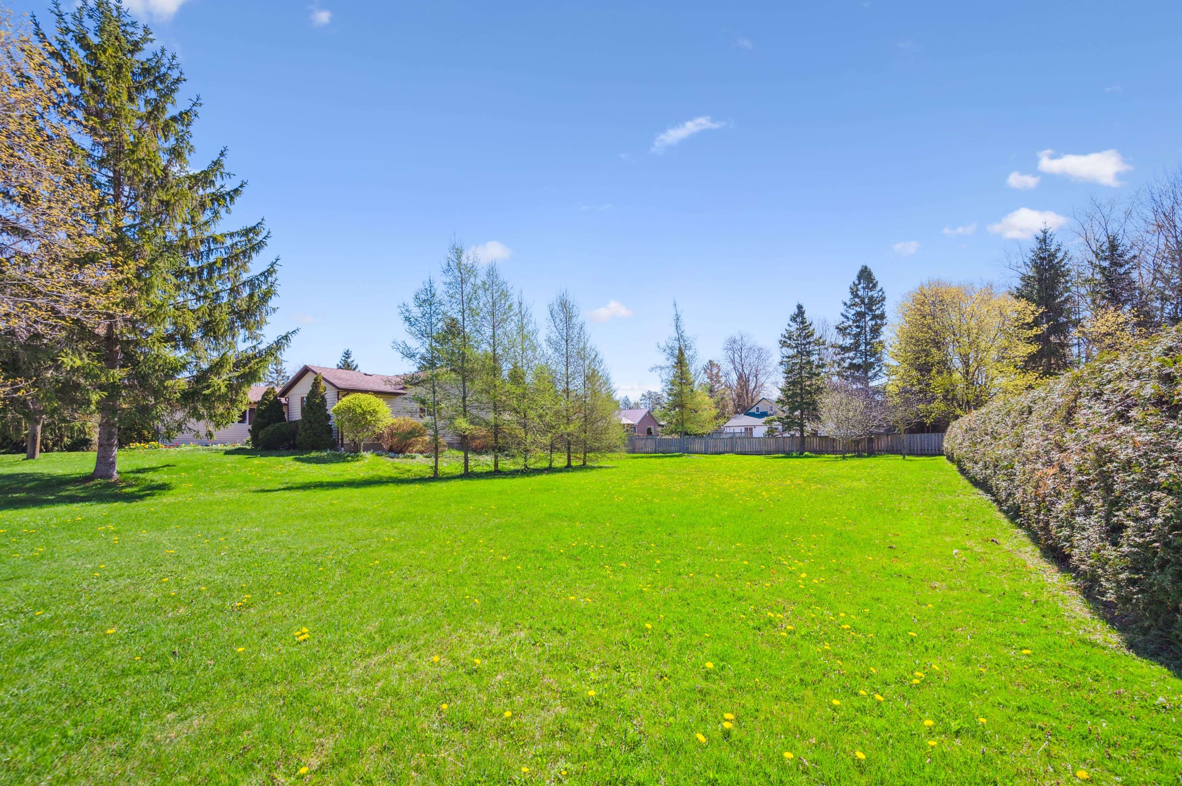 33 Geddes ST W, Minto, ON N0G 1M0