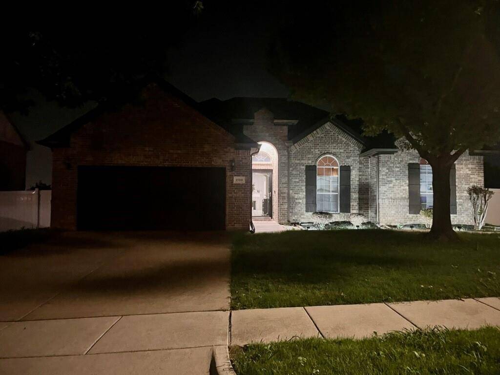 1500 Park Crest Drive, Crowley, TX 76036