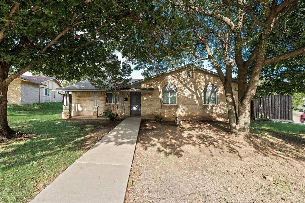2121 Austin Drive, Carrollton, TX 75006