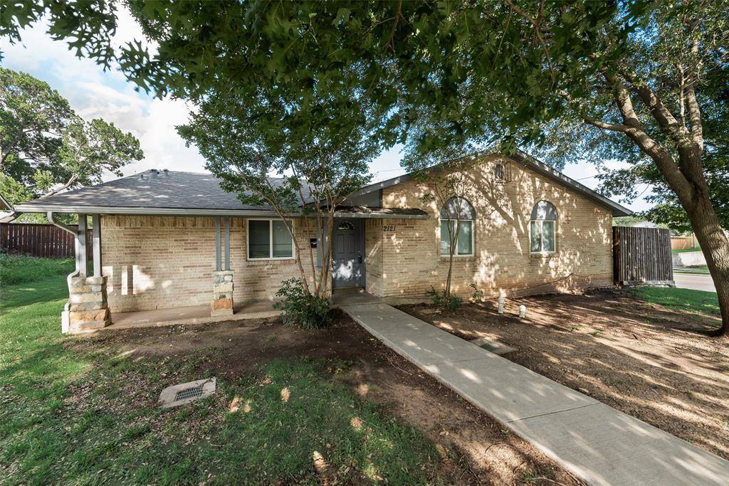 2121 Austin Drive, Carrollton, TX 75006
