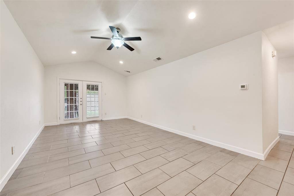 2121 Austin Drive, Carrollton, TX 75006