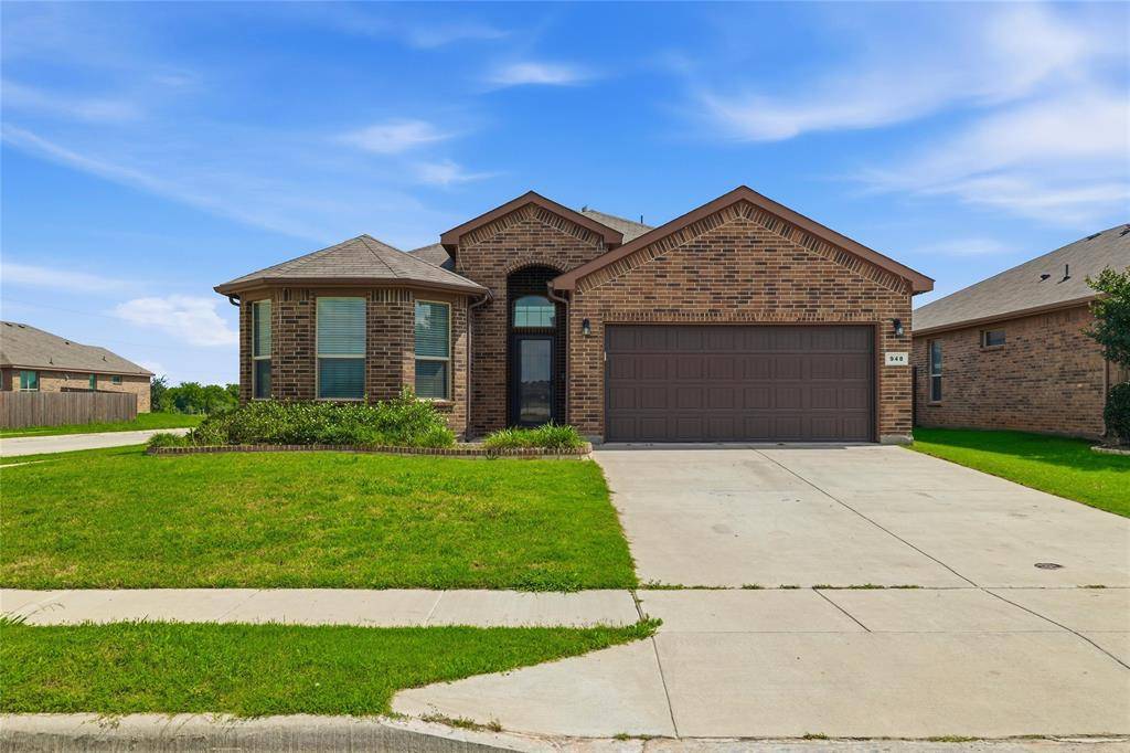 948 Meadow Scape Drive, Fort Worth, TX 76028
