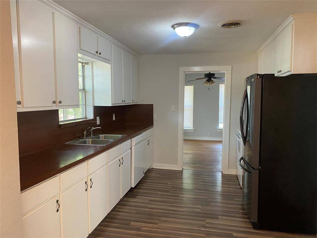 403 Marshall Street, Sanger, TX 76266