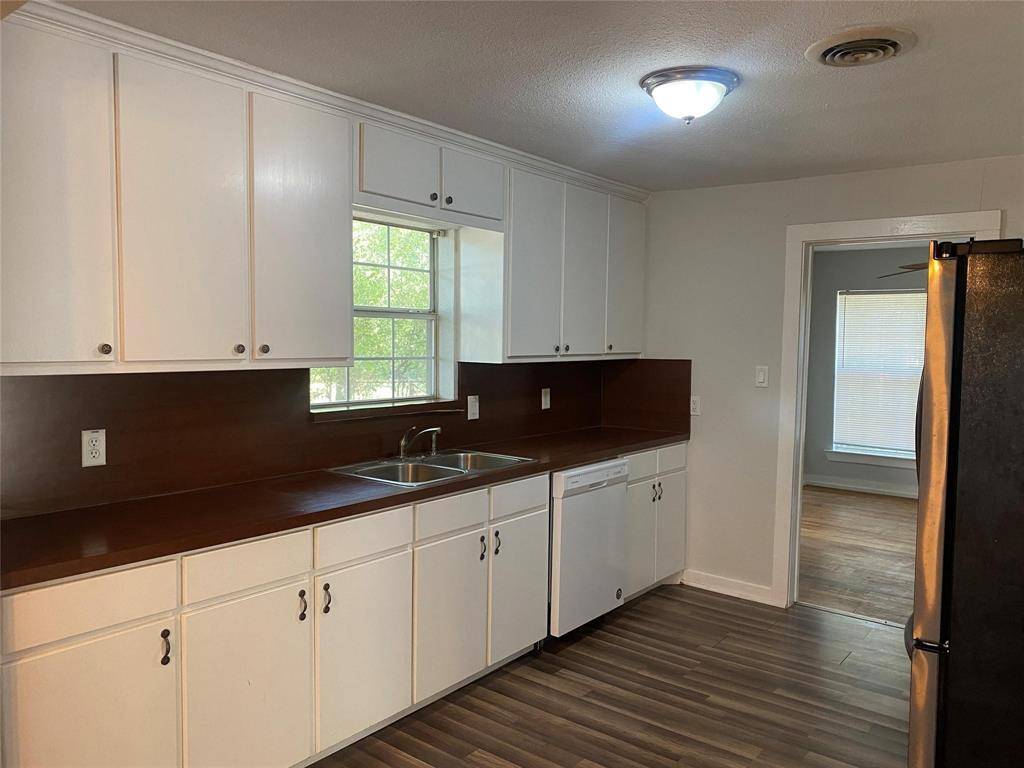 403 Marshall Street, Sanger, TX 76266