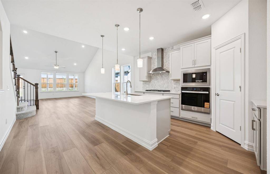 1109 Clayton Street, Aubrey, TX 76227