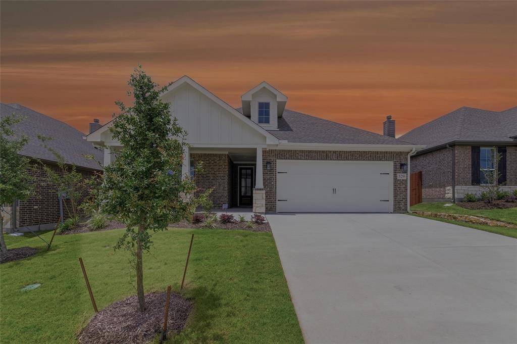 529 Waterford Park Boulevard, Weatherford, TX 76087