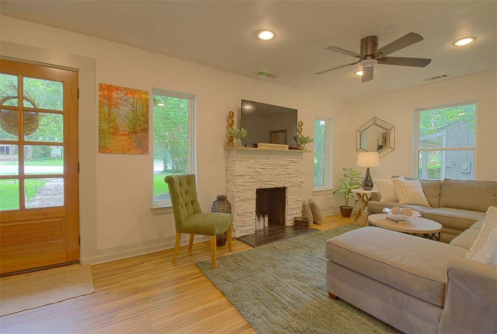 9030 San Benito Way, Dallas, TX 75218