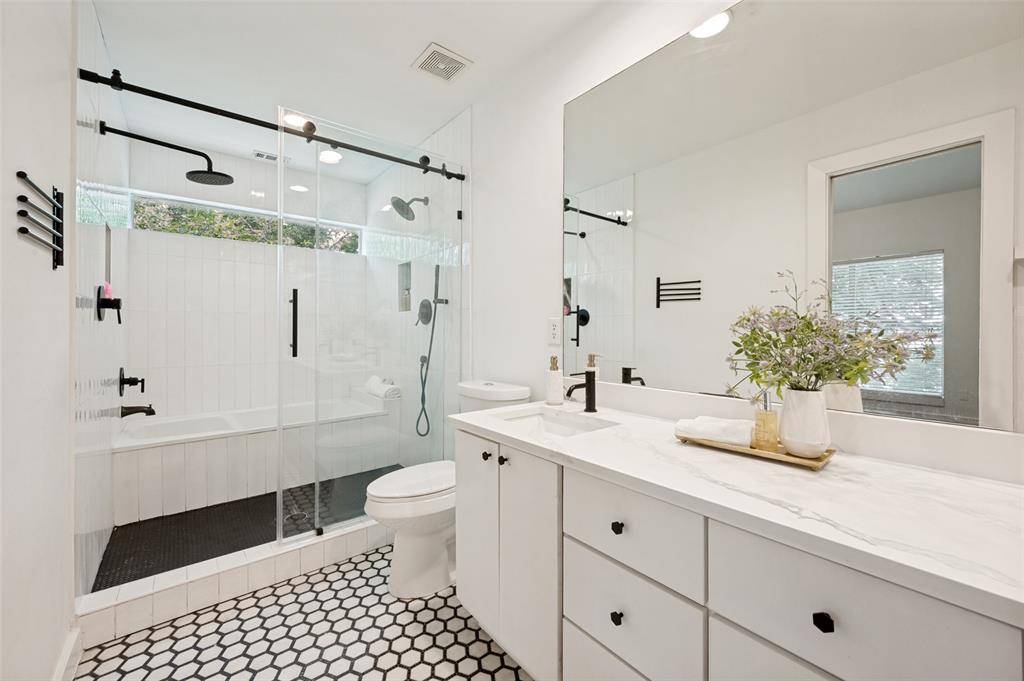 3828 San Jacinto Street, Dallas, TX 75204