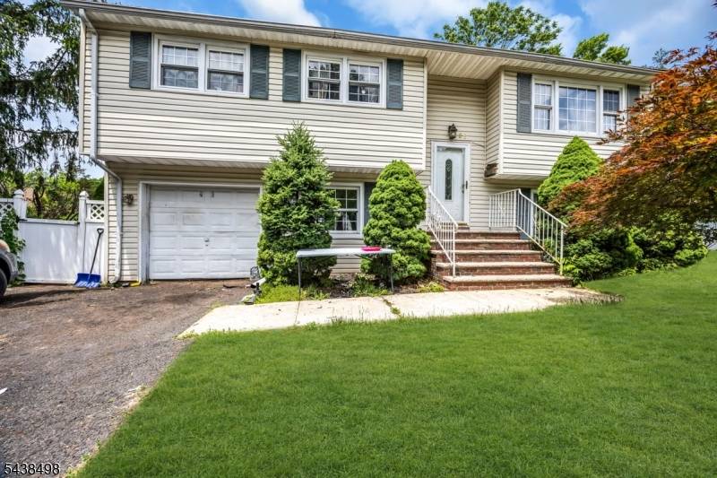 26 Nancy Ln, Piscataway Twp., NJ 08854