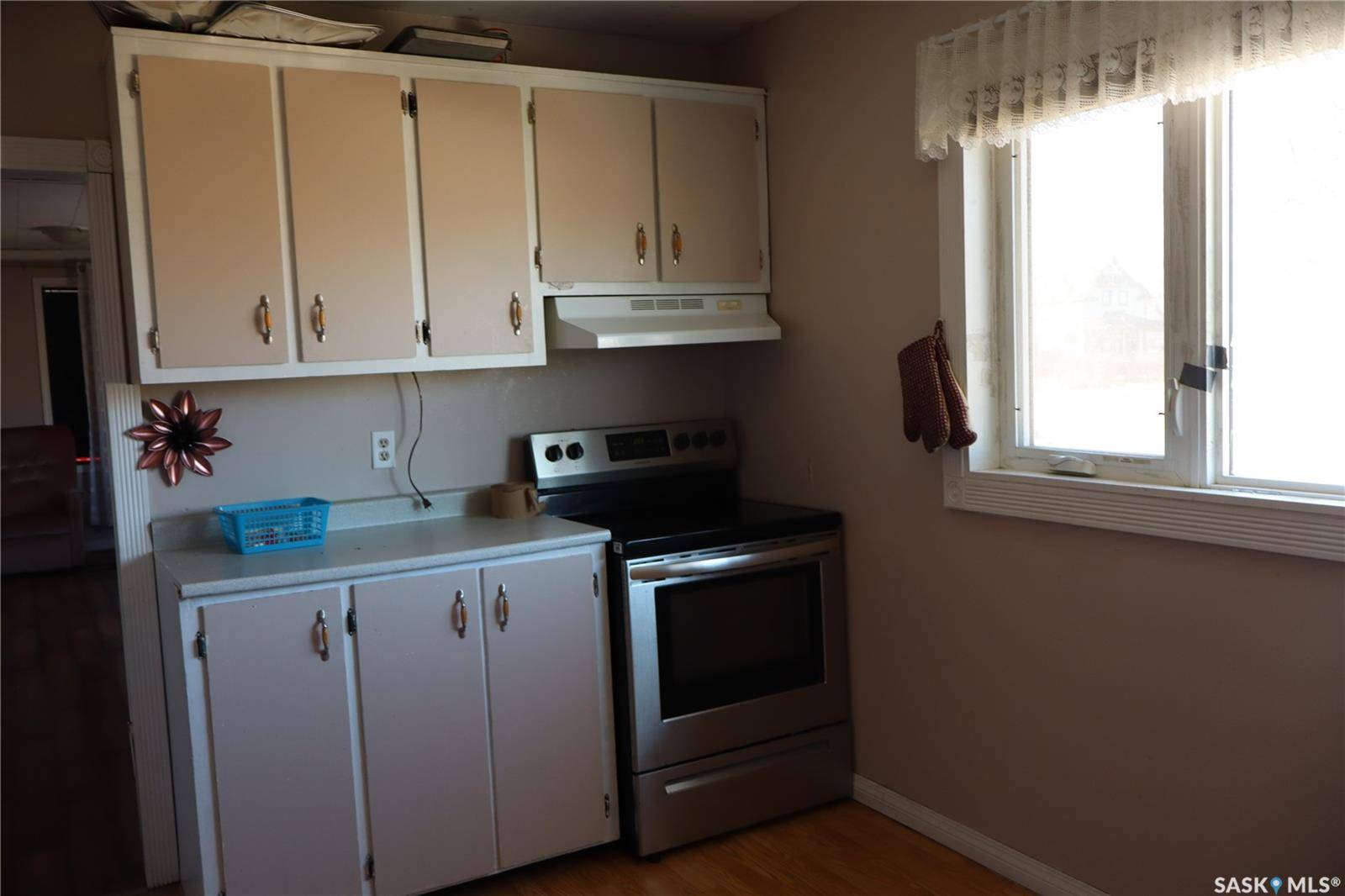11 4th STREET, Willow Bunch, SK S0H 4K0