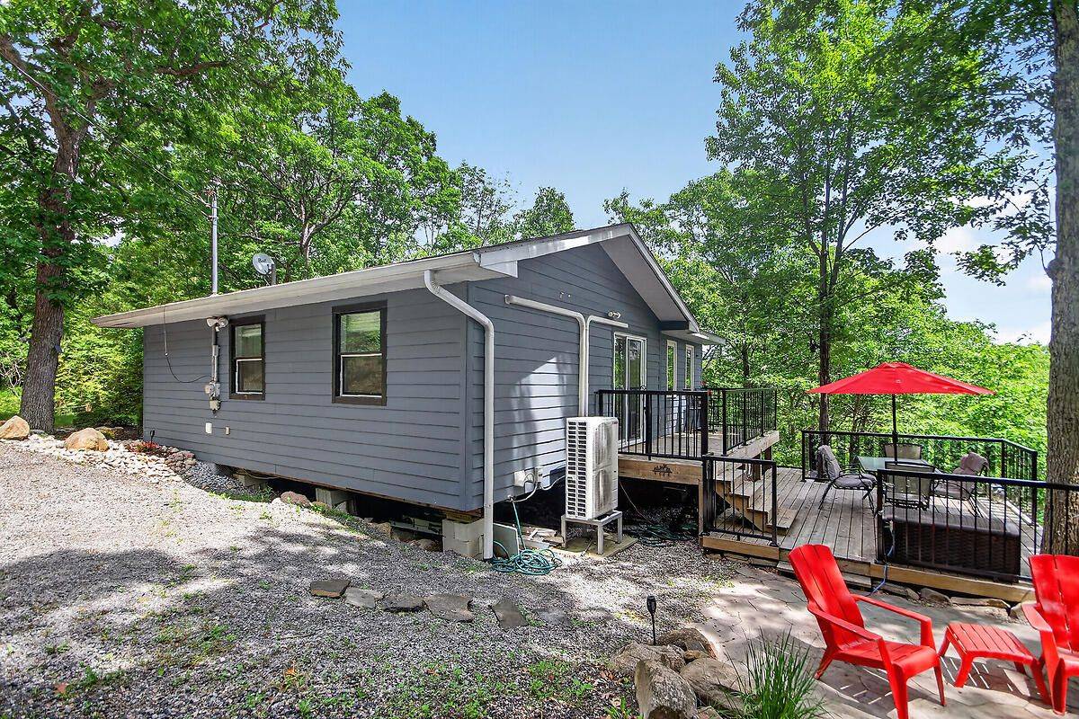 1049 Crotch Lake TRL, Frontenac, ON K0H 1B0