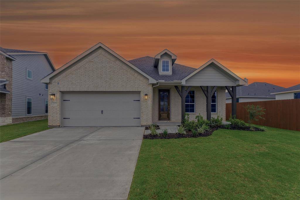 1237 Frio Drive, Springtown, TX 76082