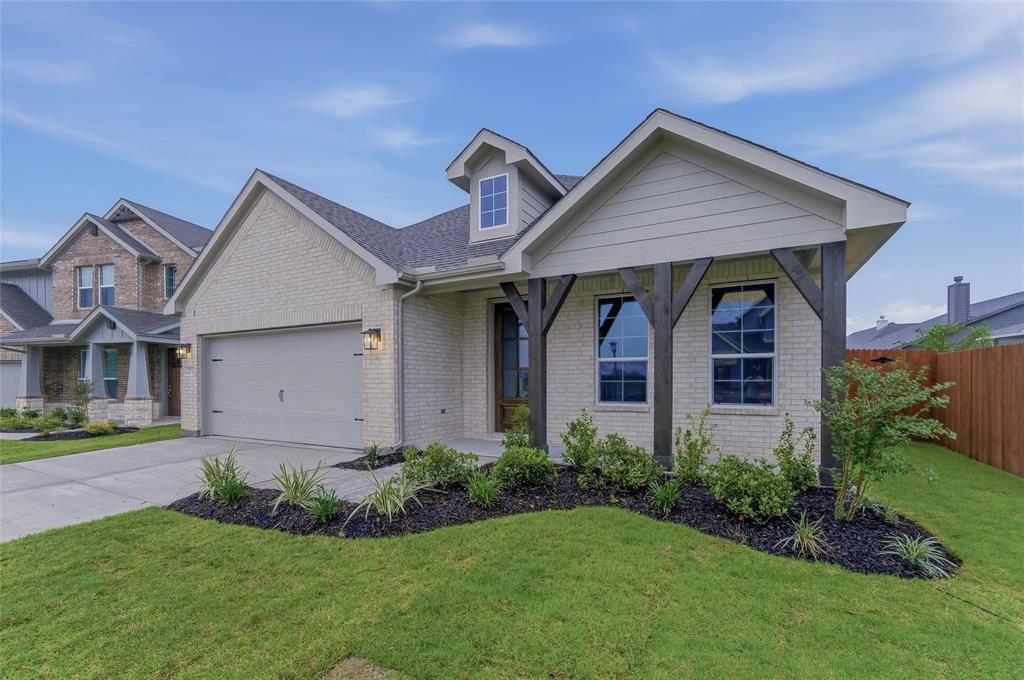 1237 Frio Drive, Springtown, TX 76082