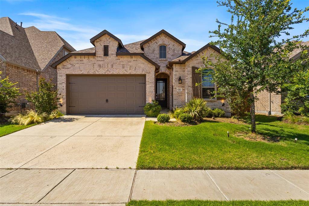 1916 Pelham Drive, Aubrey, TX 76227