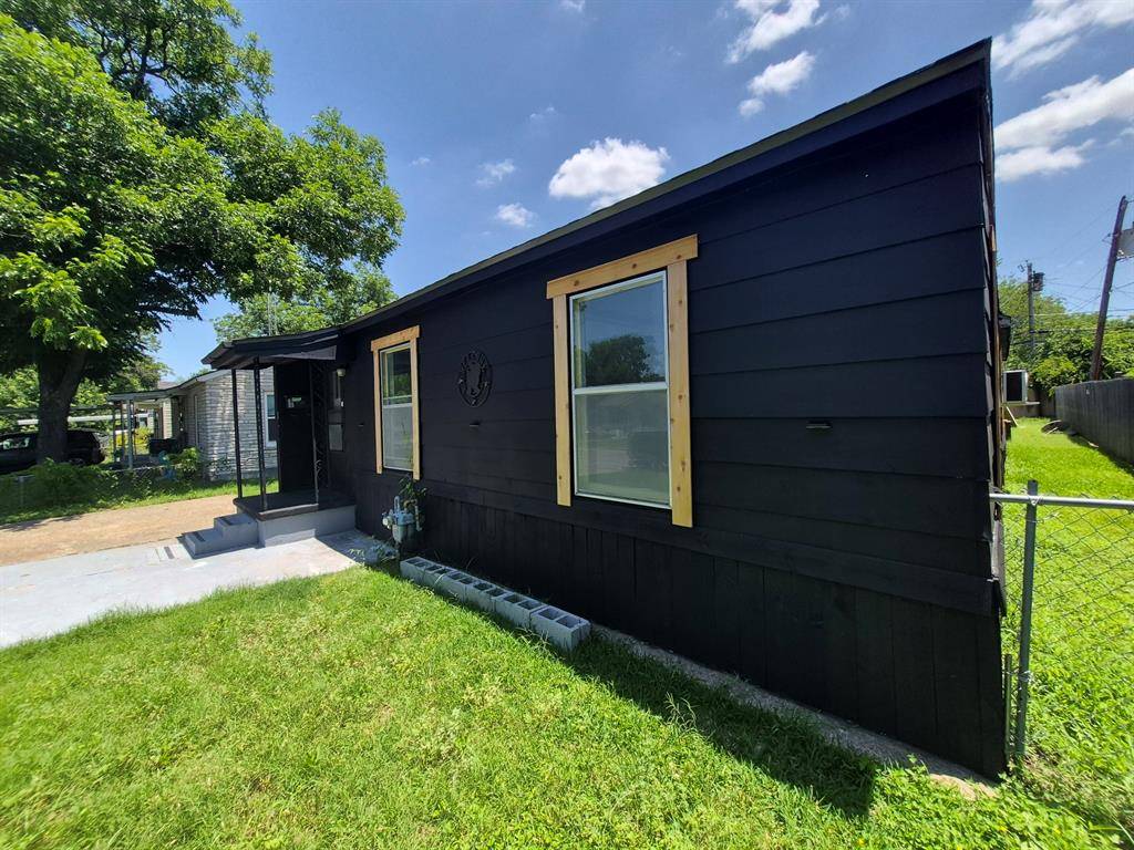 3720 Live Oak Avenue, Waco, TX 76708