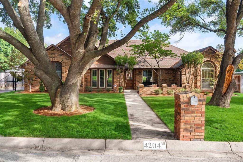 4204 Misty Meadow Drive, Fort Worth, TX 76133